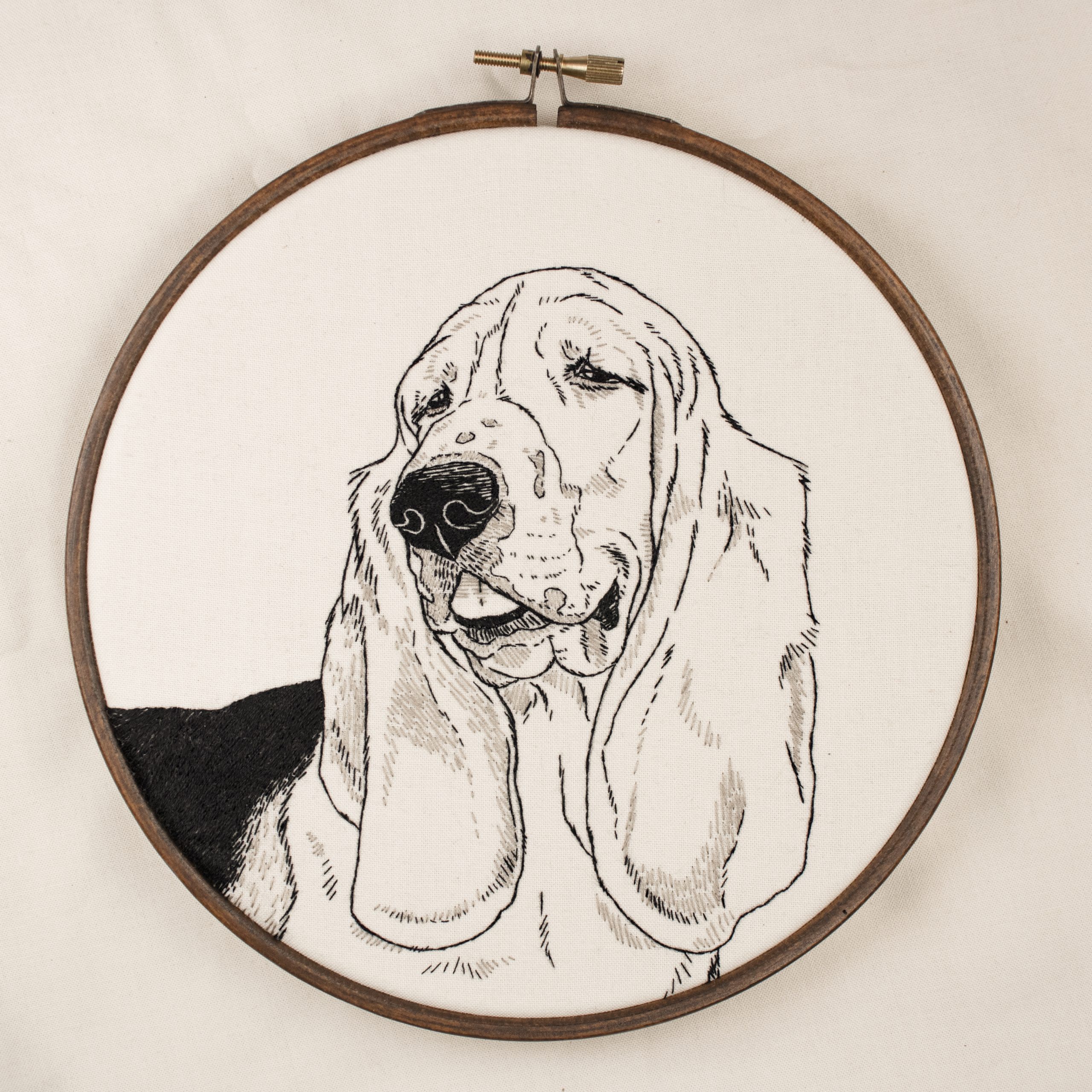 BASSET HOUND: Black Outline Dog Embroidery - Hand Stitched Minimal Pet Portrait Hoop