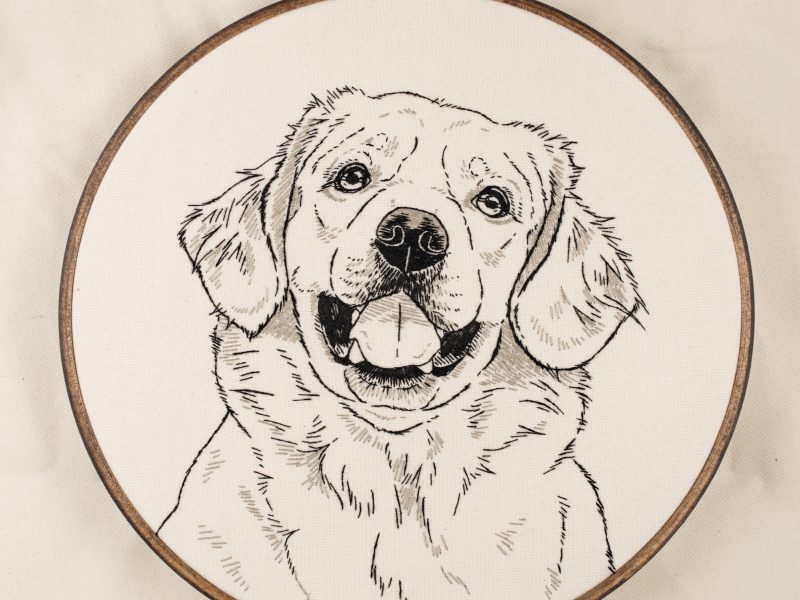 GOLDEN RETRIEVER: Black Outline Dog Embroidery - Hand Stitched Minimal Pet Portrait Hoop